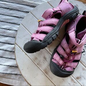 EUC Keen Newport Sandals